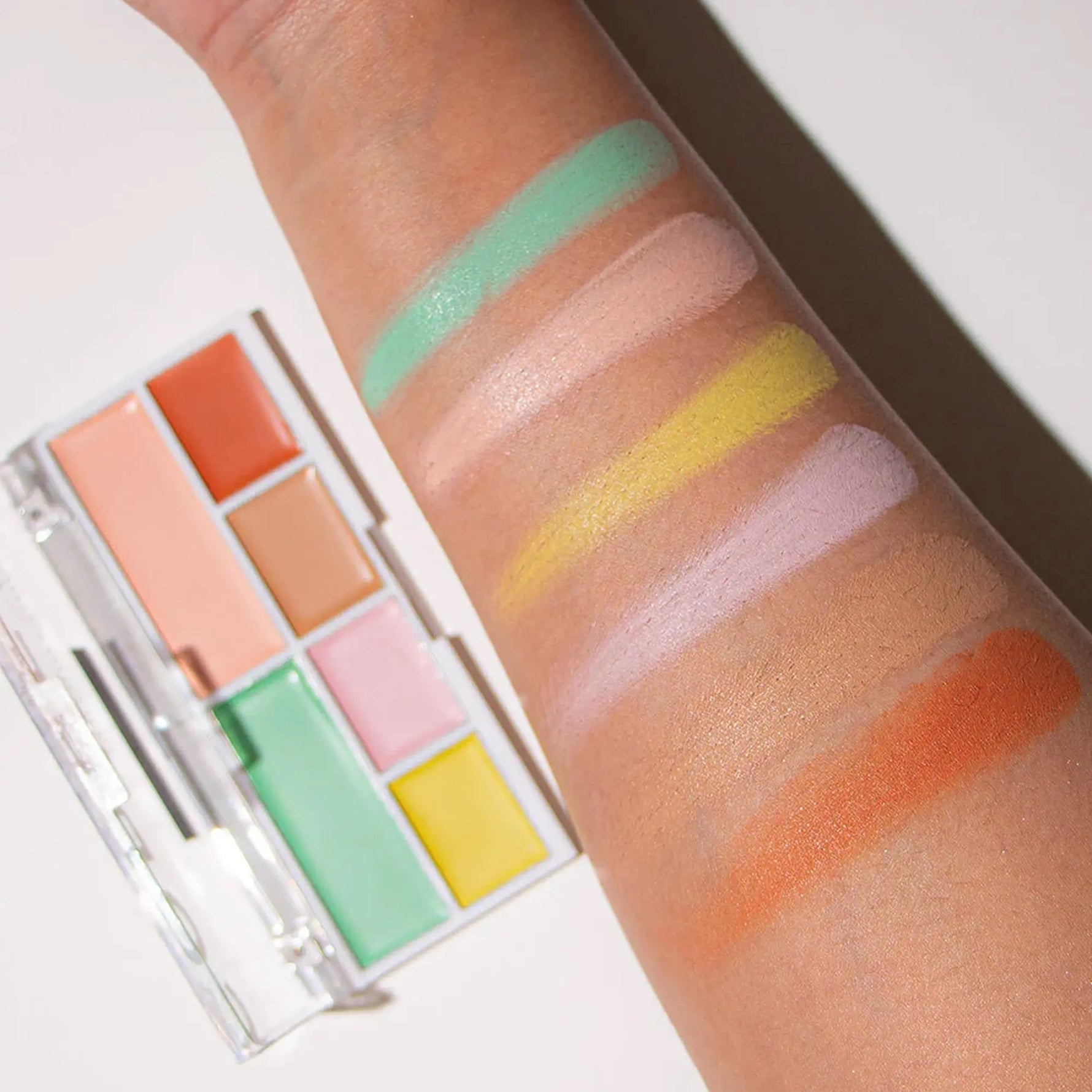 Revolution Relove Correct Me Palette [130008]